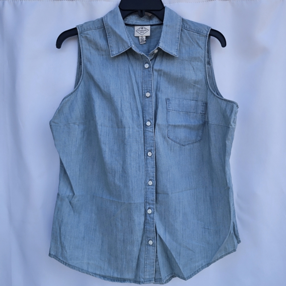 St. John's Bay Womens Sleeveless Regular Fit Button-Down Shirt Light Wash Denim